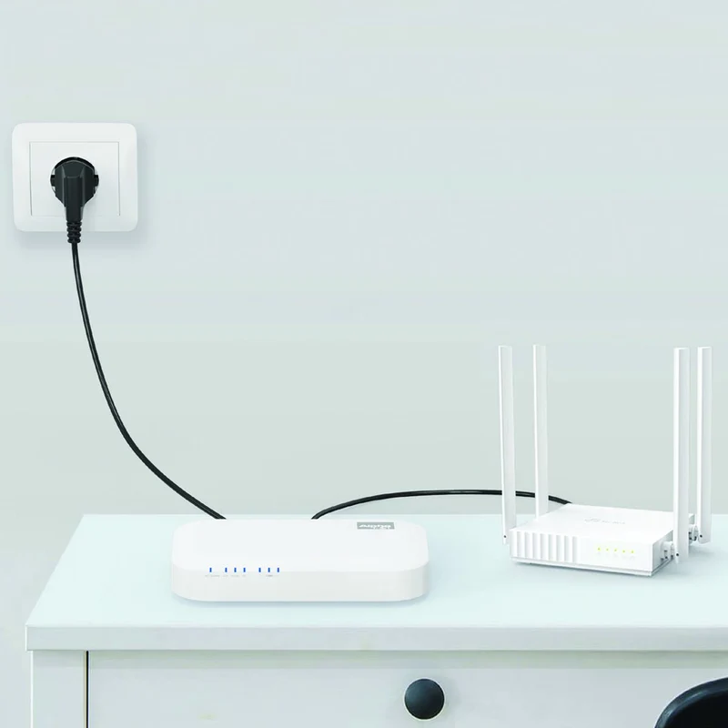 Alphaelettronica KUPSM010 Mini UPS 18W 5/9/12V 1,5A USB 5V, PoE passivo 24V, gruppo di continuità mini con batteria 10000mAh per router, modem, telecamere