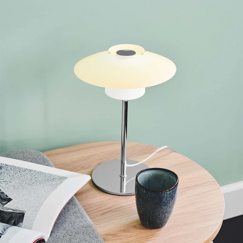 SCANDINAVIA - Lampe à poser en verre opale et métal chromé, style vintage et industriel