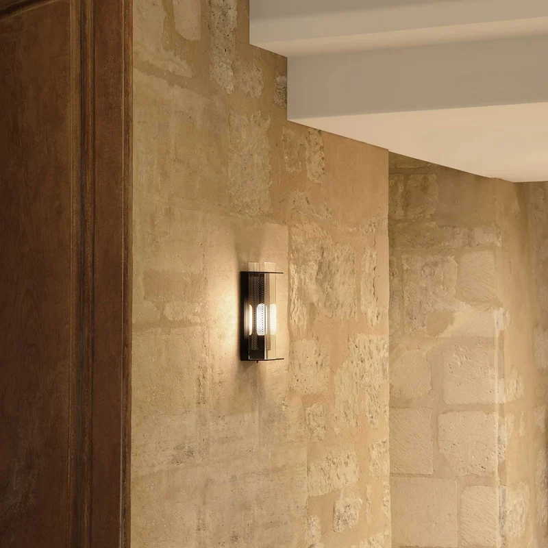 QUADRATUBE W1 - Applique murale en acier et plexiglas, style contemporain