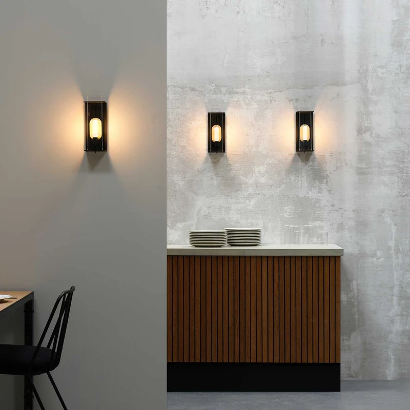 QUADRATUBE W2 - Applique murale en acier et plexiglas, style contemporain