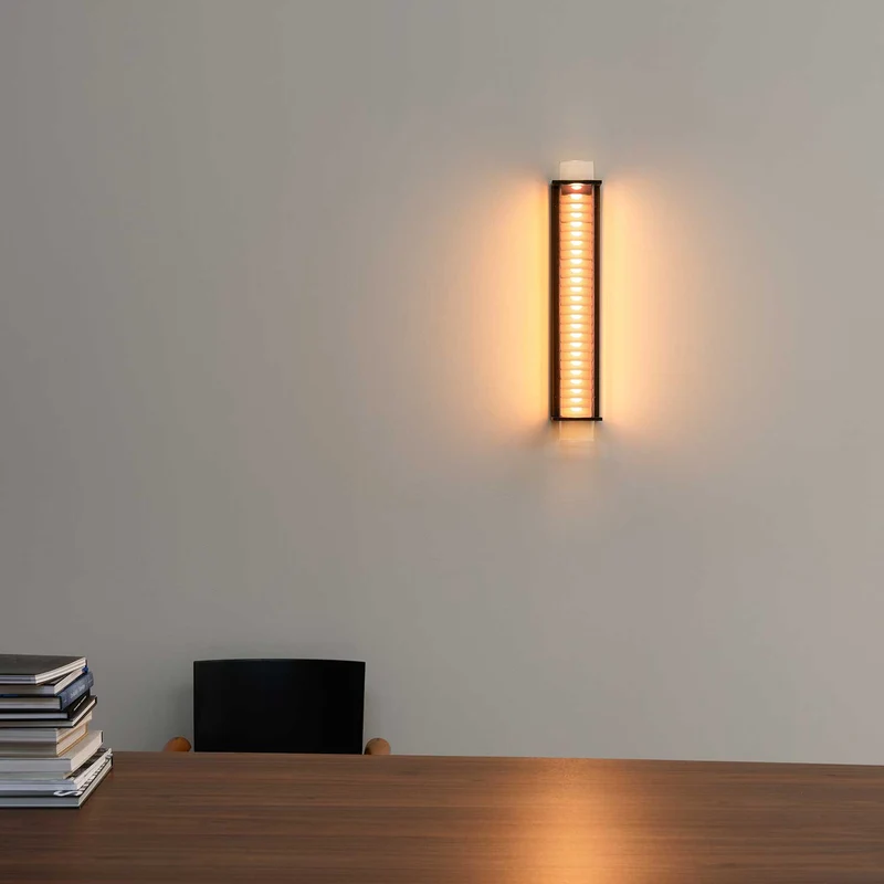 QUADRATUBE W4 - Applique murale LED en acier et plexiglas, style contemporain