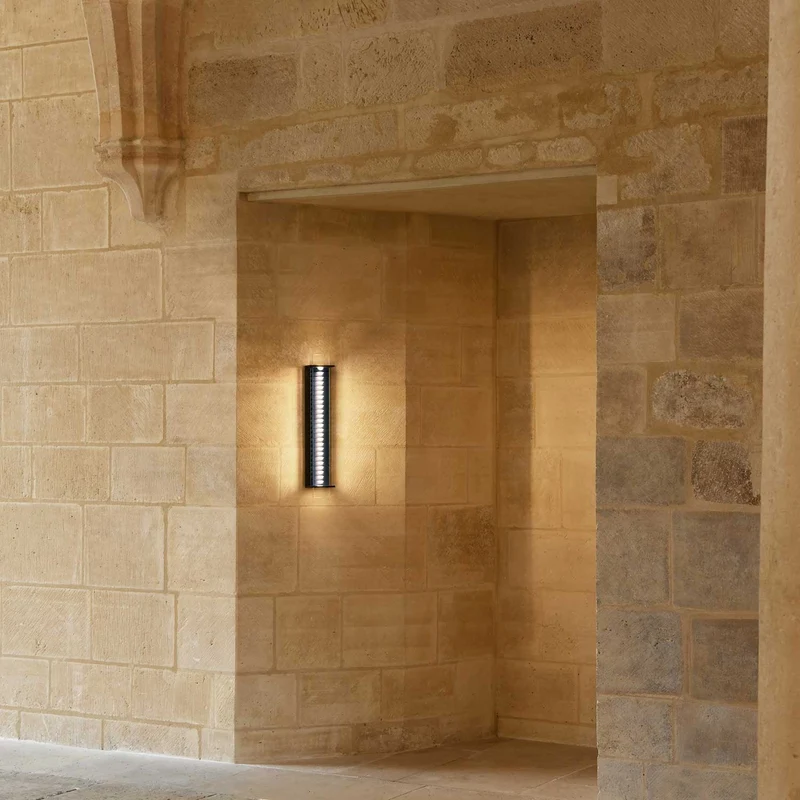 QUADRATUBE W4 - Applique murale LED en acier et plexiglas, style contemporain