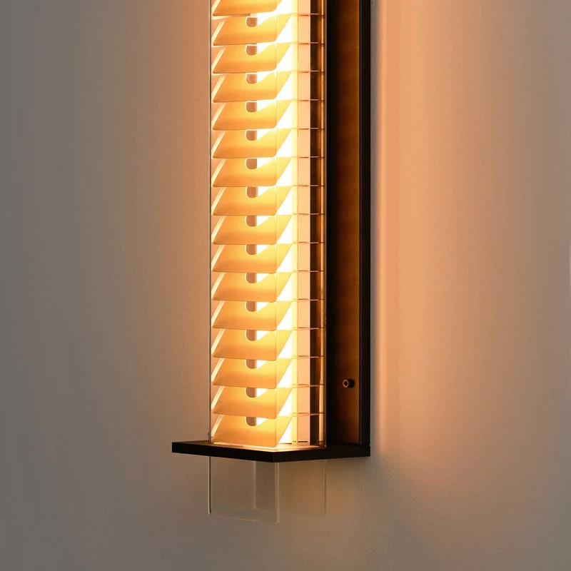 QUADRATUBE W4 - Applique murale LED en acier et plexiglas, style contemporain