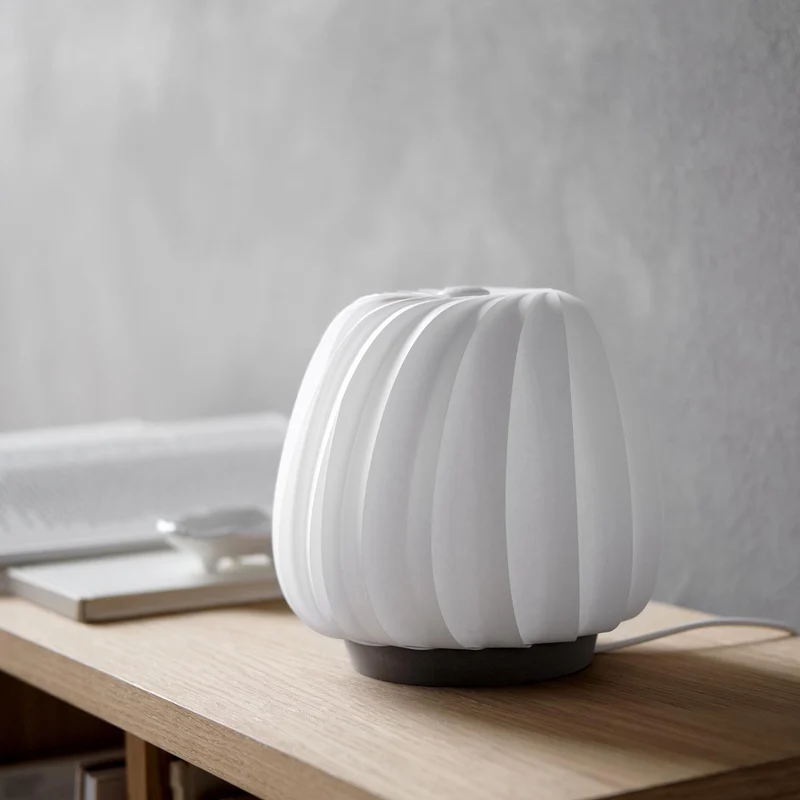 ST906 - Lampe à poser en bouleau ou papier, style japandi
