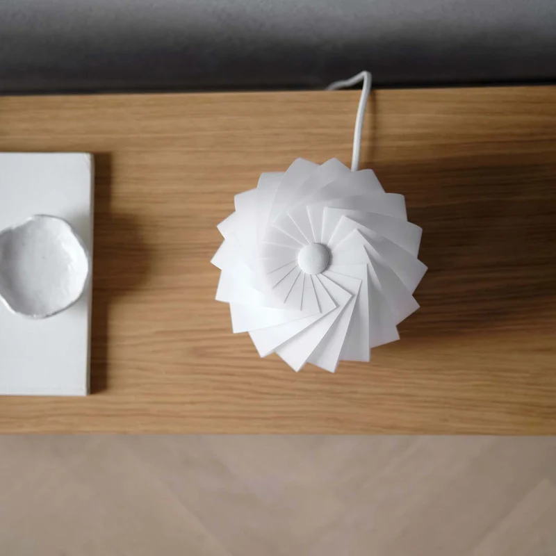 ST906 - Lampe à poser en bouleau ou papier, style japandi