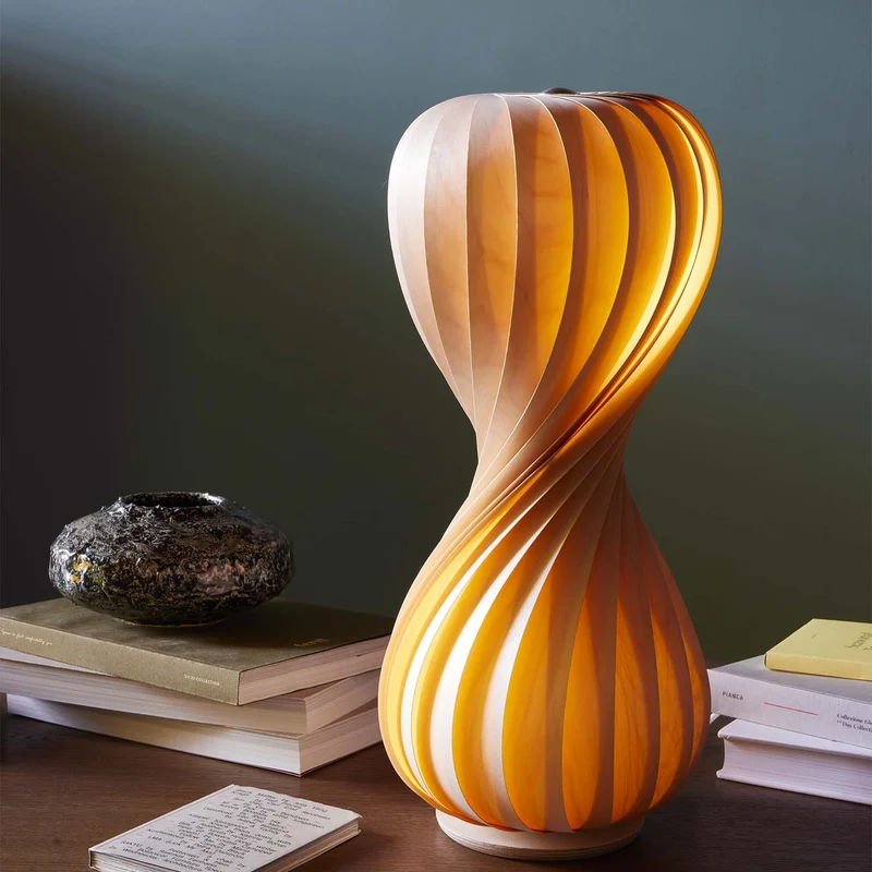 TR7 - Lampe à poser en bois de bouleau, style japandi