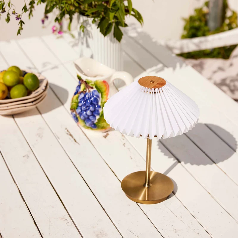 PARIS TO GO - Lampe nomade LED en ABS plissé et métal, style Art déco