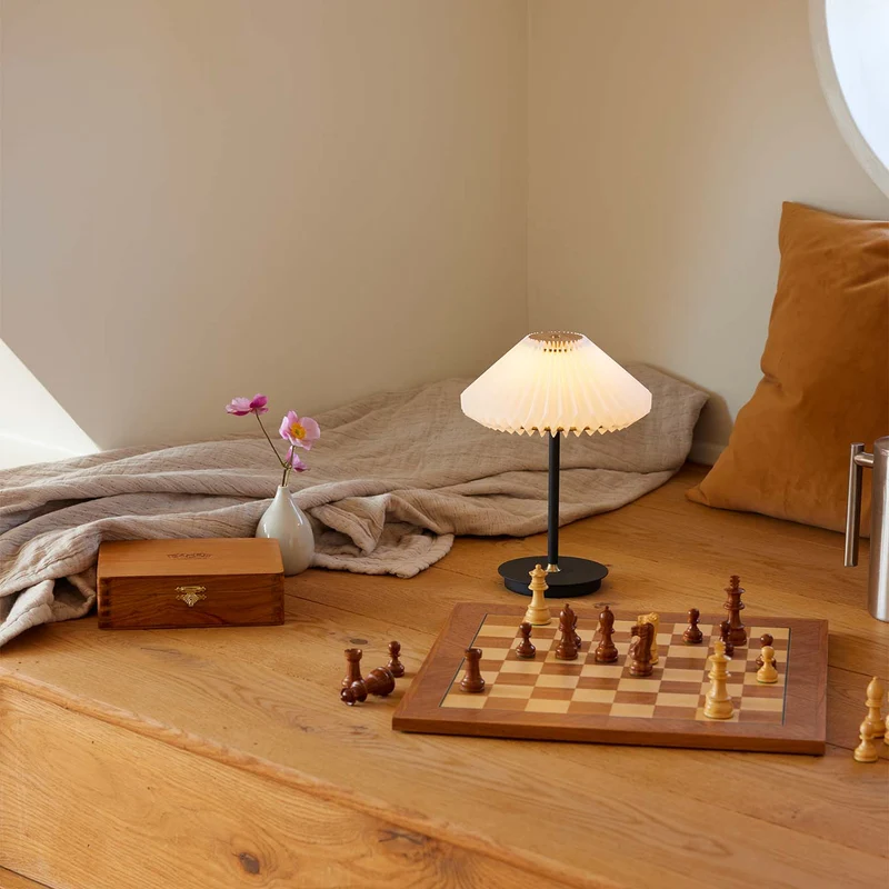 PARIS TO GO - Lampe nomade LED en ABS plissé et métal, style Art déco