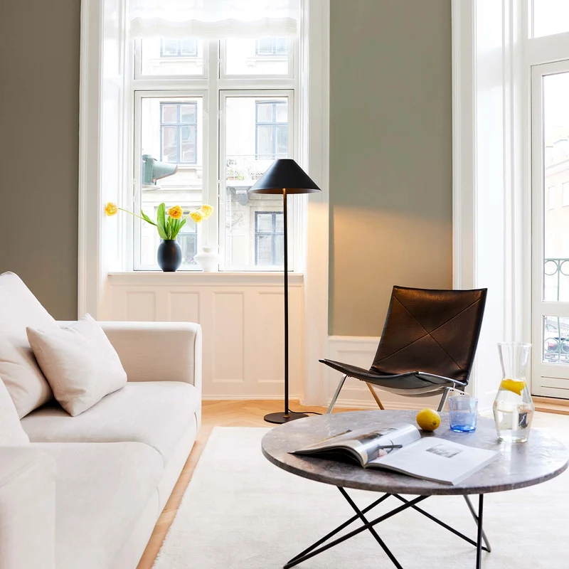 HYGGE - Lampadaire à abat-jour conique en métal, style contemporain et industriel