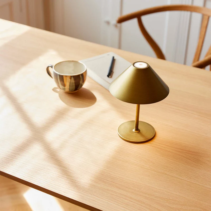 HYGGE - Lampe nomade LED en métal, style contemporain et industriel