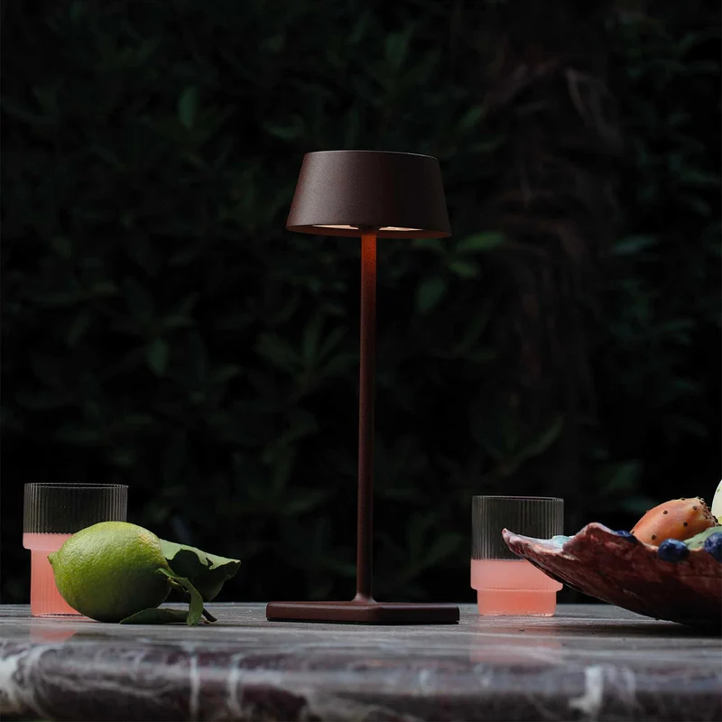 Pure - Lampe à poser nomade en acier, style contemporain