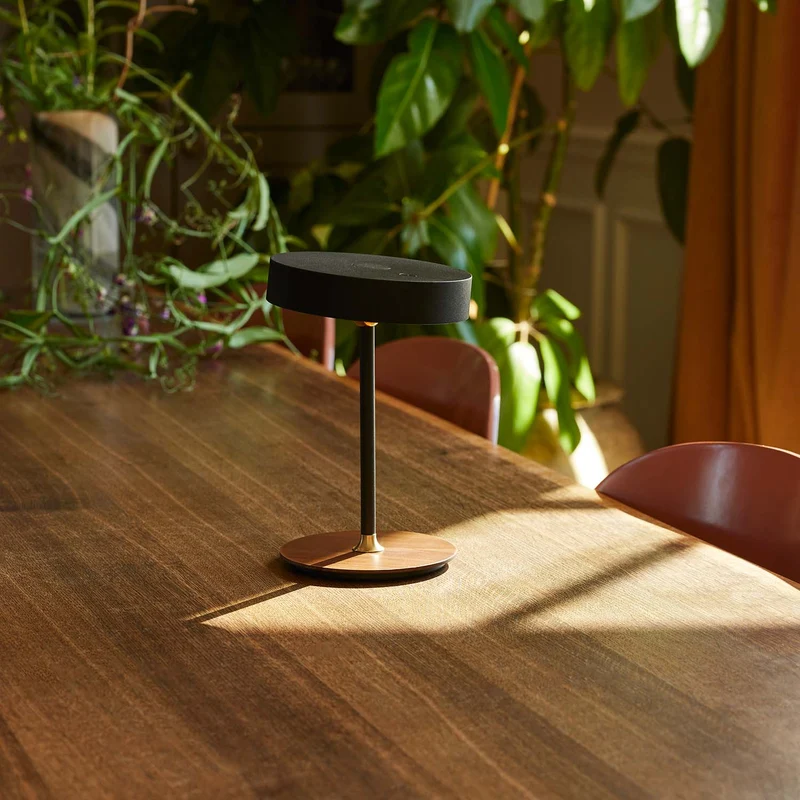 ON THE MOVE - Lampe nomade LED en métal et bois, style scandinave
