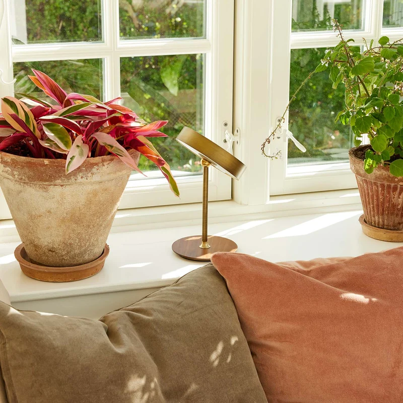 ON THE MOVE - Lampe nomade LED en métal et bois, style scandinave