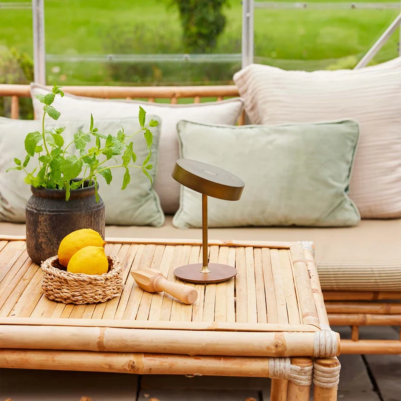 ON THE MOVE - Lampe nomade LED en métal et bois, style scandinave