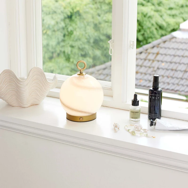 STOCKHOLM - Lampe nomade LED en verre marbré et métal, style vintage