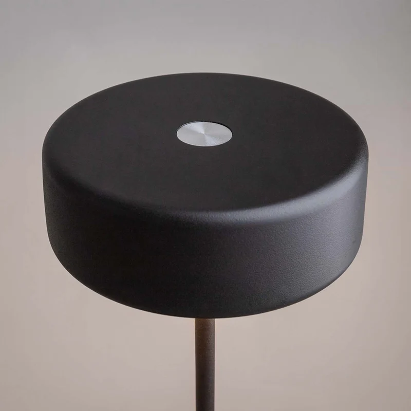 AI - Lampe nomade dimmable en acier et LED intégrée