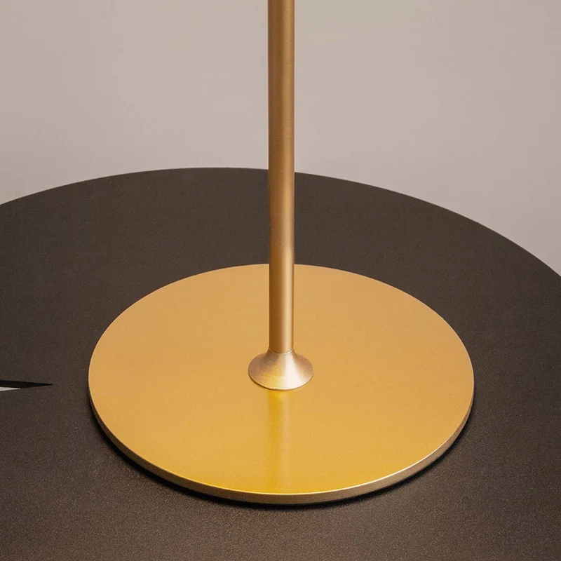 AI - Lampe nomade dimmable en acier et LED intégrée