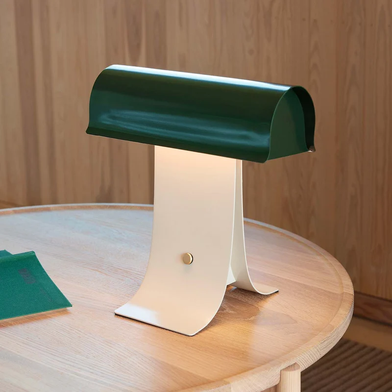 ARCHIVE - Lampe à poser en acier, style industriel