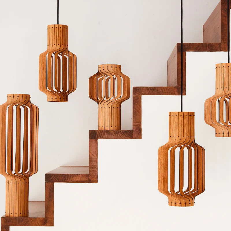 Tjinkwe Small - Lampe à poser en chêne FSC et lin, style contemporain