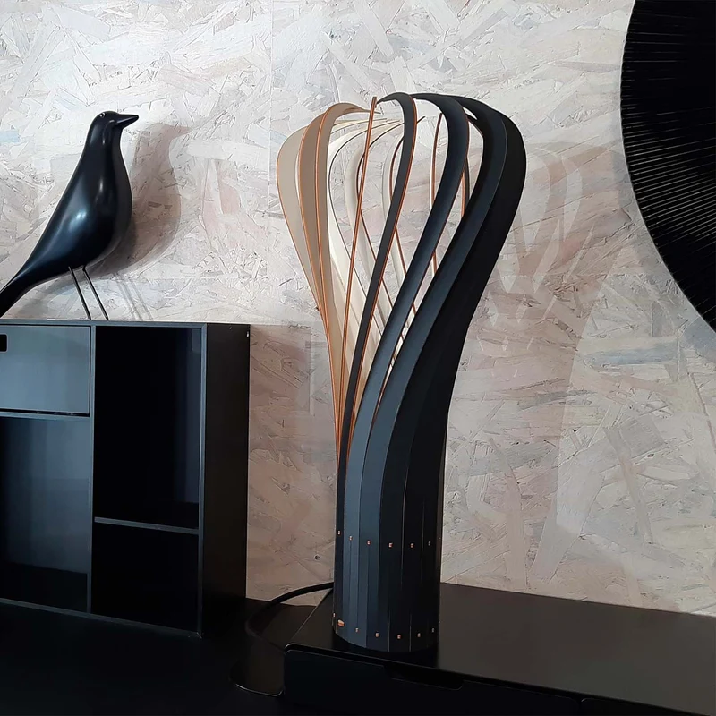Puntakapanel - Lampe à poser en bouleau FSC et lin, style contemporain