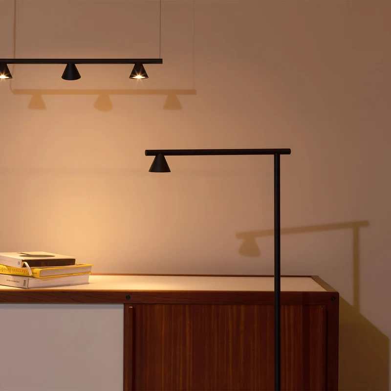 PROBE - Lampadaire LED contemporain en aluminium noir, hauteur 121 cm