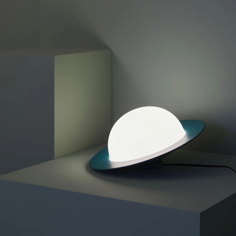 ALLEY - Lampe à poser LED inclinée en aluminium et verre, Ø 24 cm