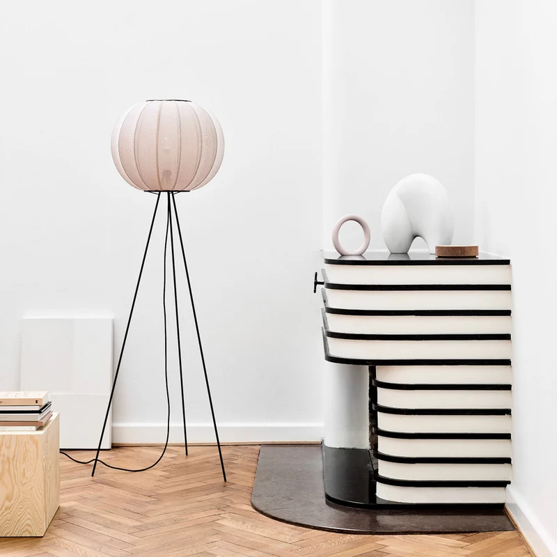 KNIT-WIT - Lampadaire en polyester tricoté, style japandi