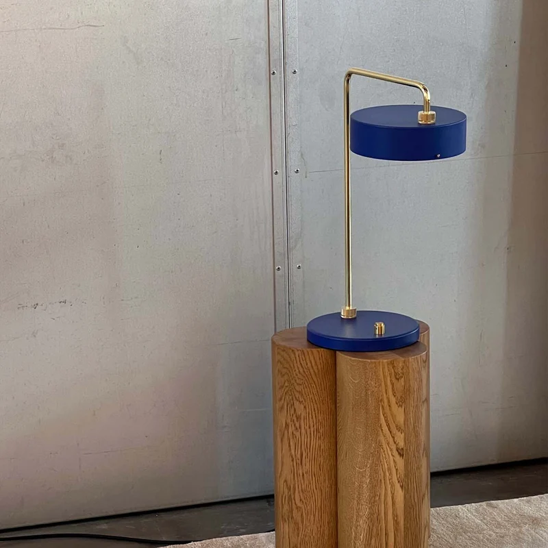 PETITE MACHINE - Lampe à poser en laiton et acier, style Art déco