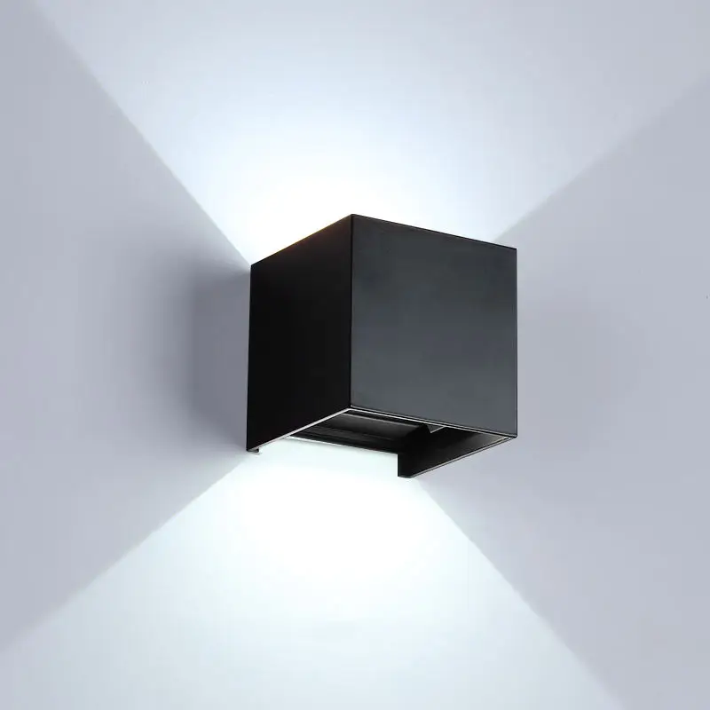 Luminaire Extérieur Mural / ÉCLATFASADE