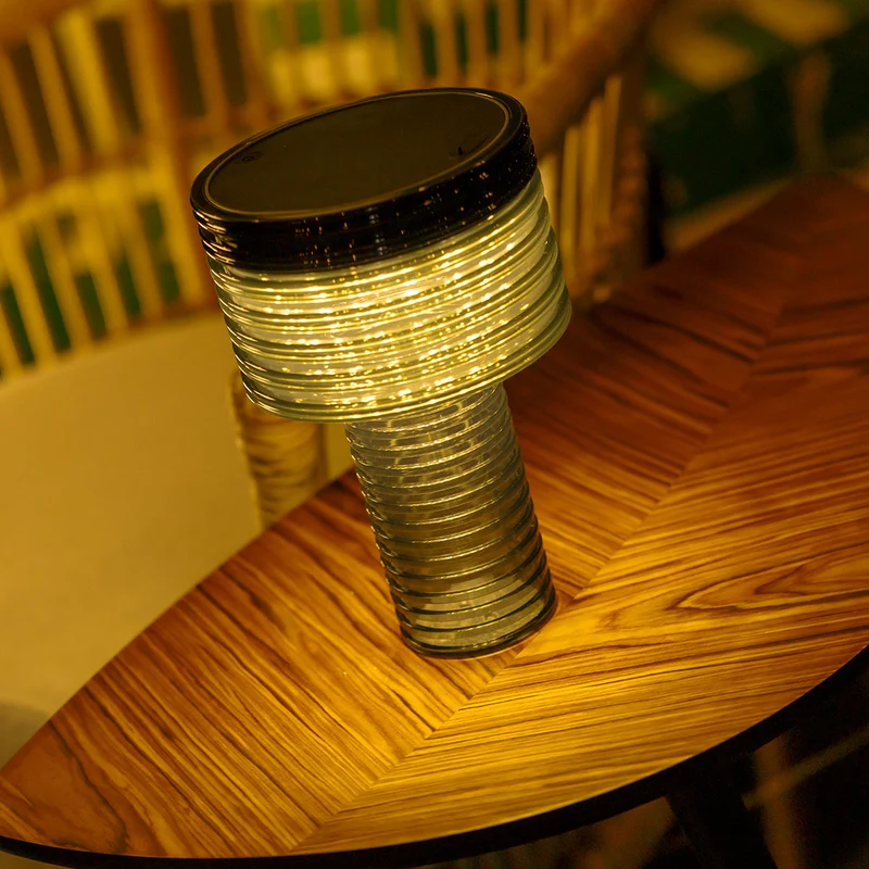 Lampada da tavolo a carica solare AMBAR