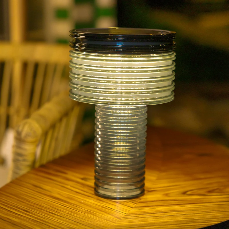 Lampada da tavolo a carica solare AMBAR