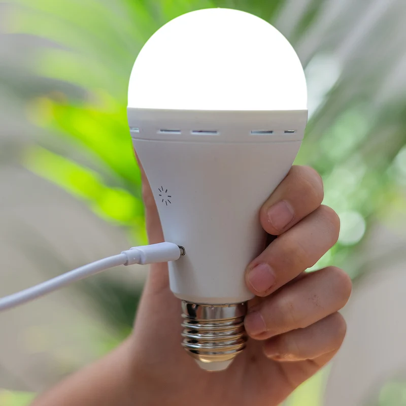Confezione da 2 unità - LAPERA Lampadina portatile ricaricabile