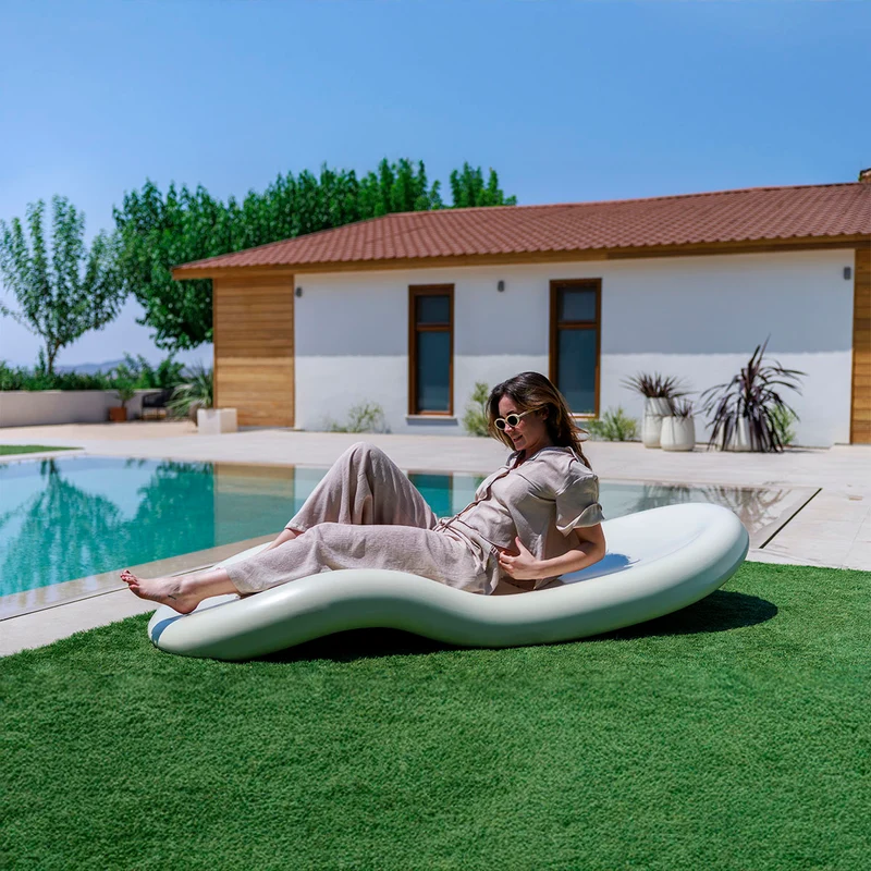 LETTINO DA GIARDINO RASA per case, piscine, hotel e beach club