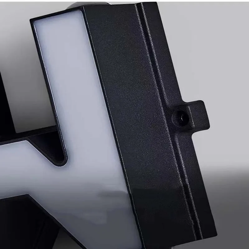 Luminaire Mural / LETTER