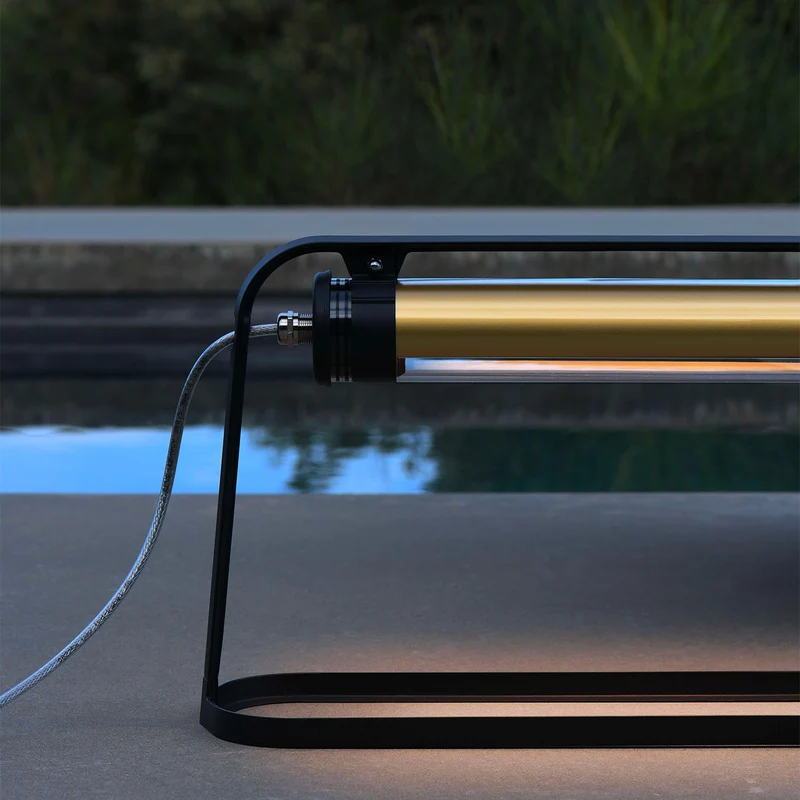 ASTRUP - Lampe à poser étanche IP44 en acier et verre, style industriel