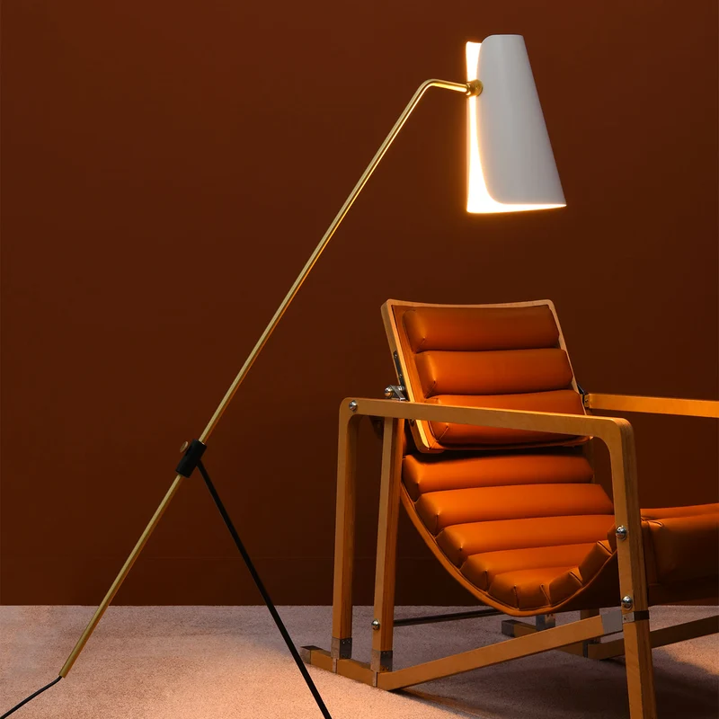 G21 - Lampadaire en acier et laiton, style vintage