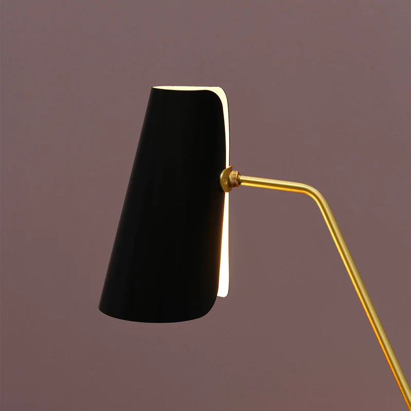 G21 - Lampadaire en acier et laiton, style vintage