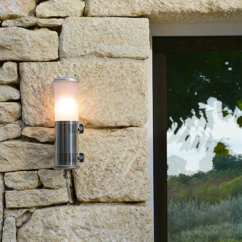 BENDZ - Applique murale étanche IP68 en acier et laiton, style industriel