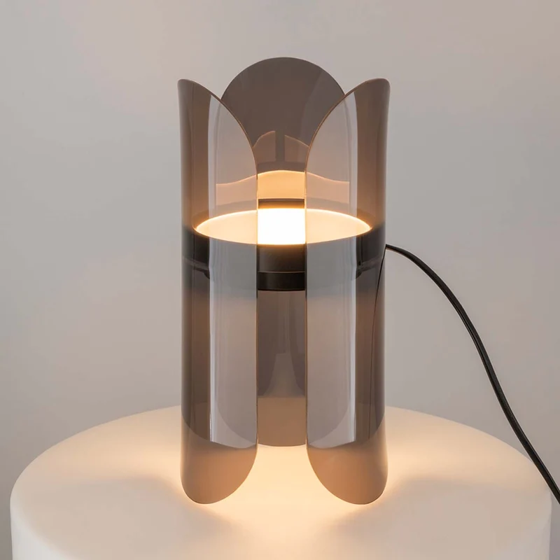 Insight - Lampe à poser à diffuseur arrondi en verre fumé, style contemporain