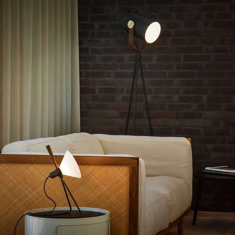 Model 362 Carronade - Lampadaire en acier et bois, style industriel