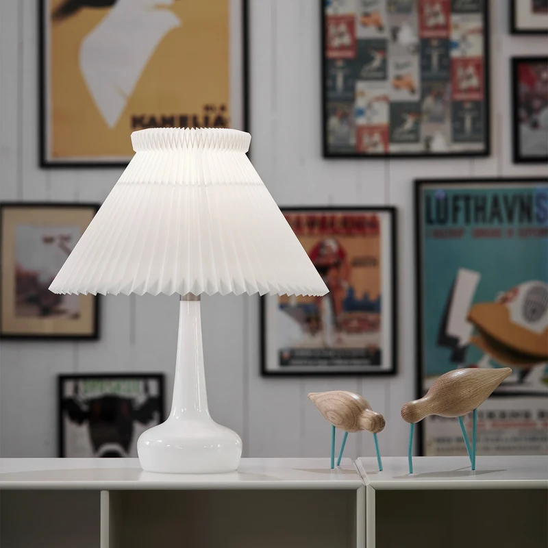 Model 311 - Lampe à poser en verre et papier plissé, style vintage