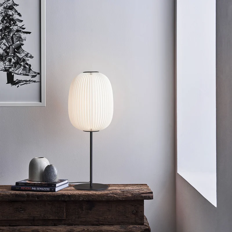 Model 335 Lamella - Lampe à poser en acier et PVC plissé, style scandinave