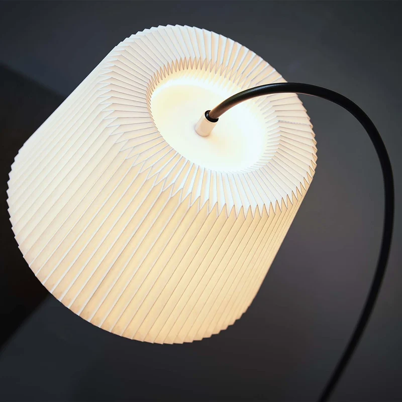 Model 320 Snowdrop - Lampadaire en acier et papier plissé, style scandinave