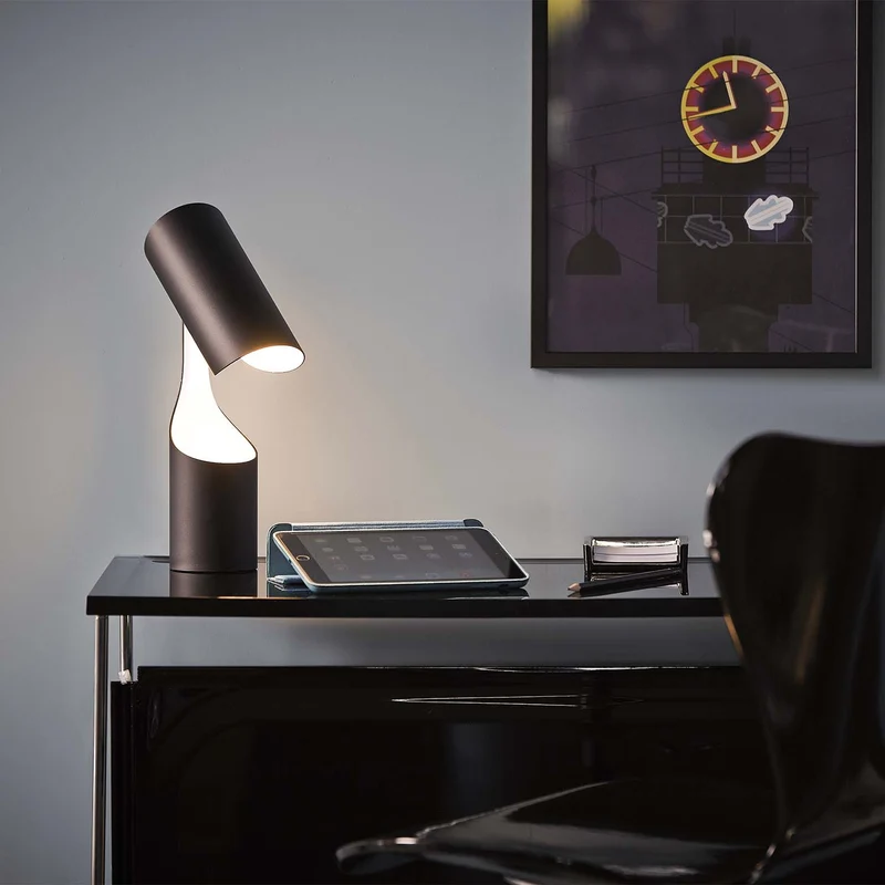 Model 353 Mutatio - Lampe à poser en acier laqué, style minimaliste