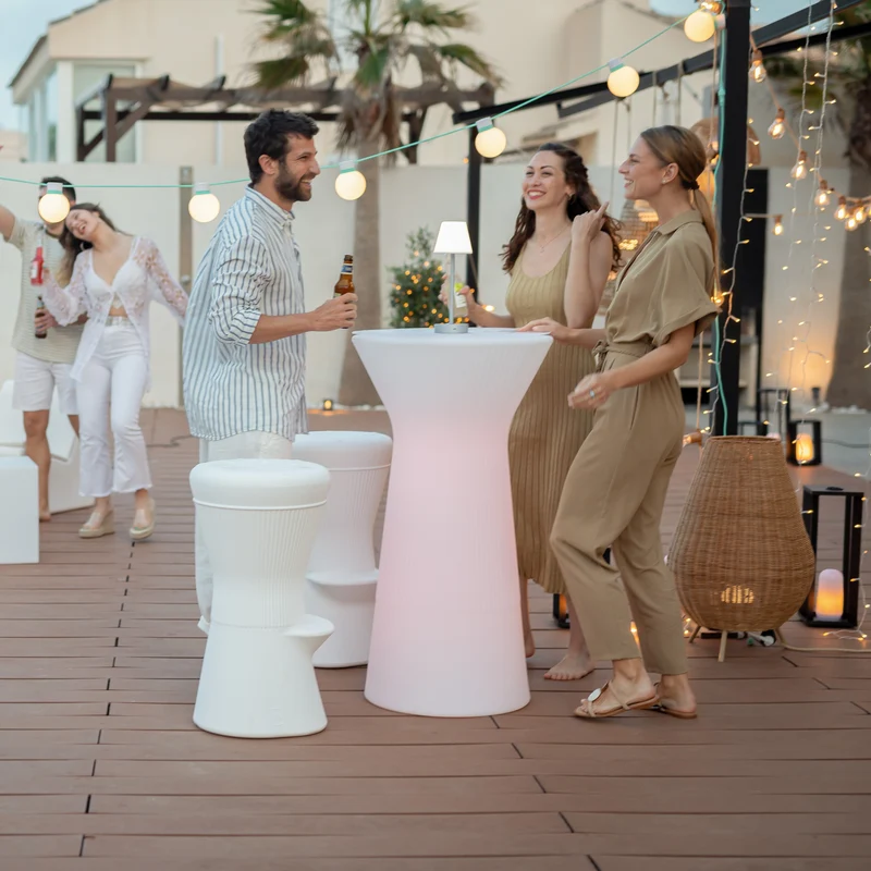Set x1 Tavolo Capri 110 + x2 Sgabello Corfu 74