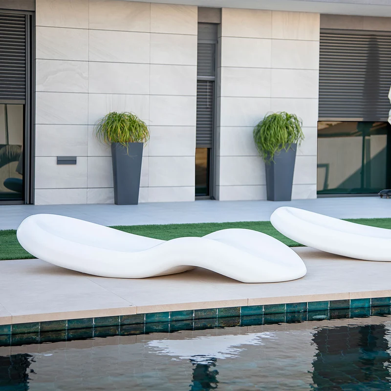 LETTINO DA GIARDINO RASA per case, piscine, hotel e beach club