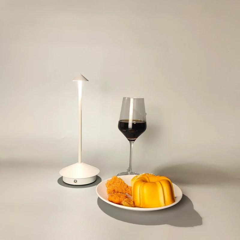 Luminaire de Table / Chevet / LONGI