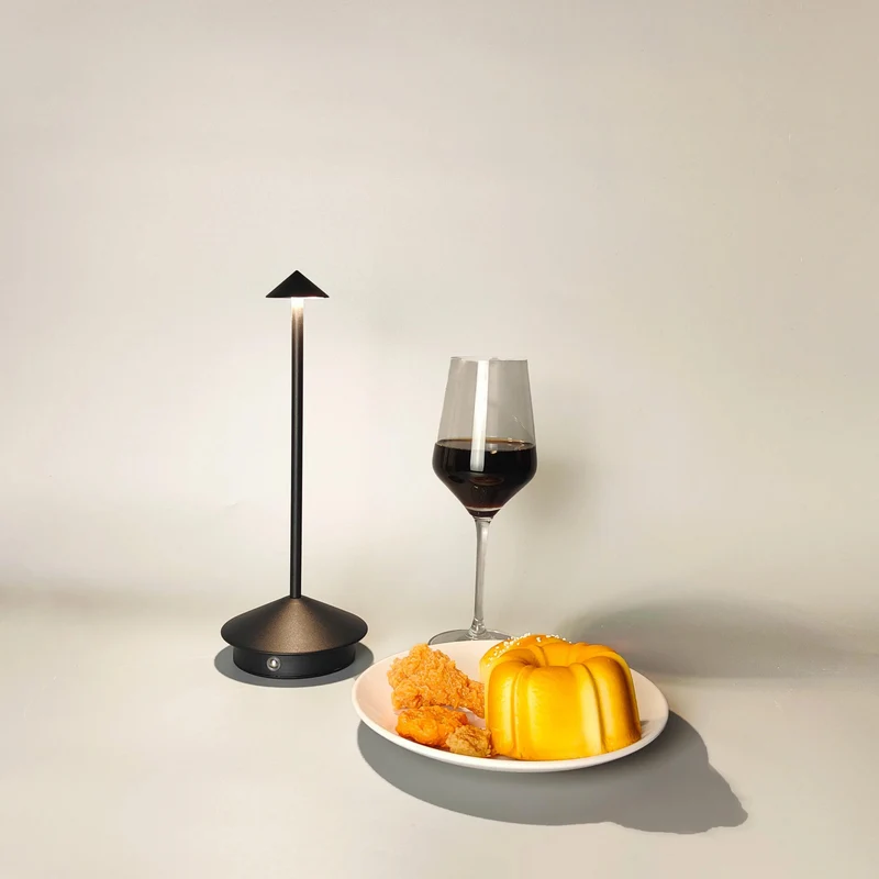 Luminaire de Table / Chevet / LONGI