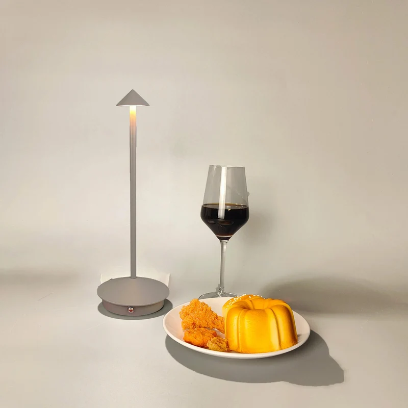 Luminaire de Table / Chevet / LONGI