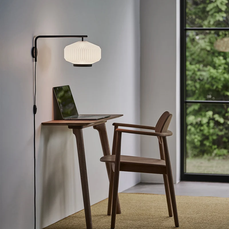 Model 286 Shibui - Applique murale en acier et PVC plissé, style japandi